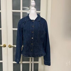 Stylish Fitted Blue Denim Jacket for Women